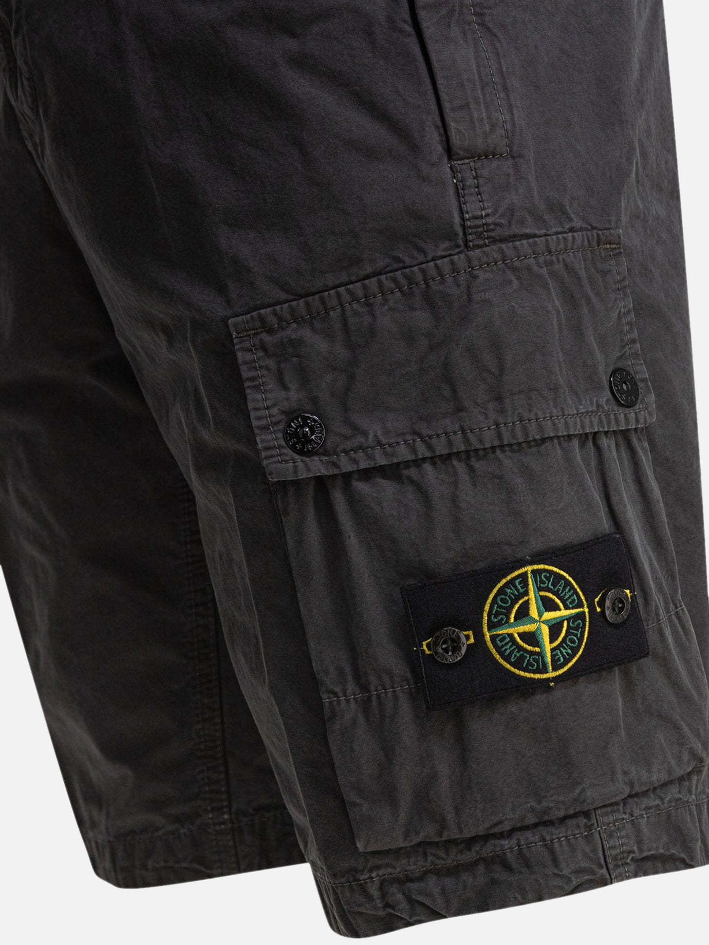 Stone Island &quot;Old&quot; effect cargo bermuda shorts 20215898_31 Grey thumbnail_4