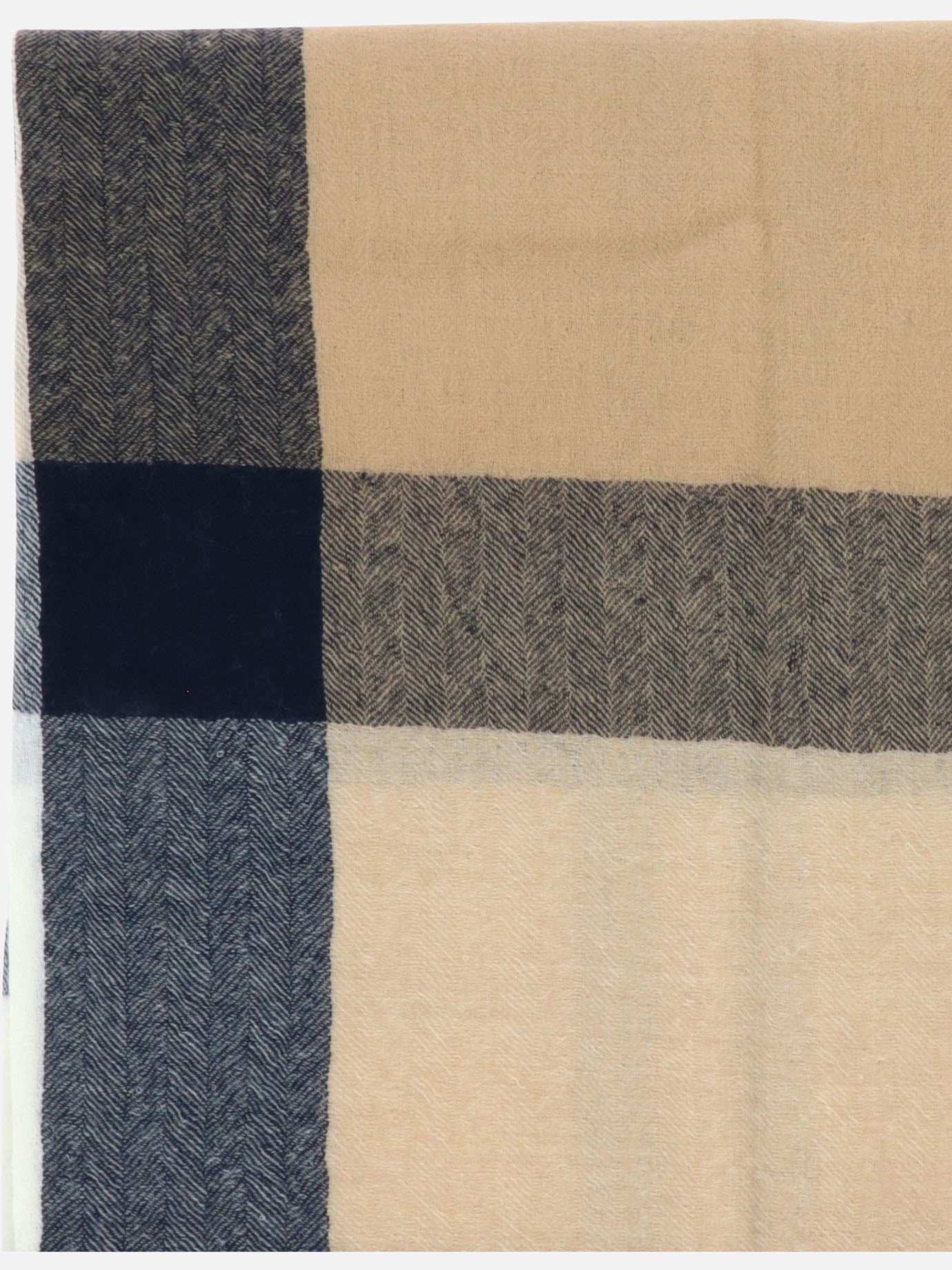 Classic scarves 100% wool  Beige - Barbour Women | PDP | VIETTI Online Store | thumbnail_2