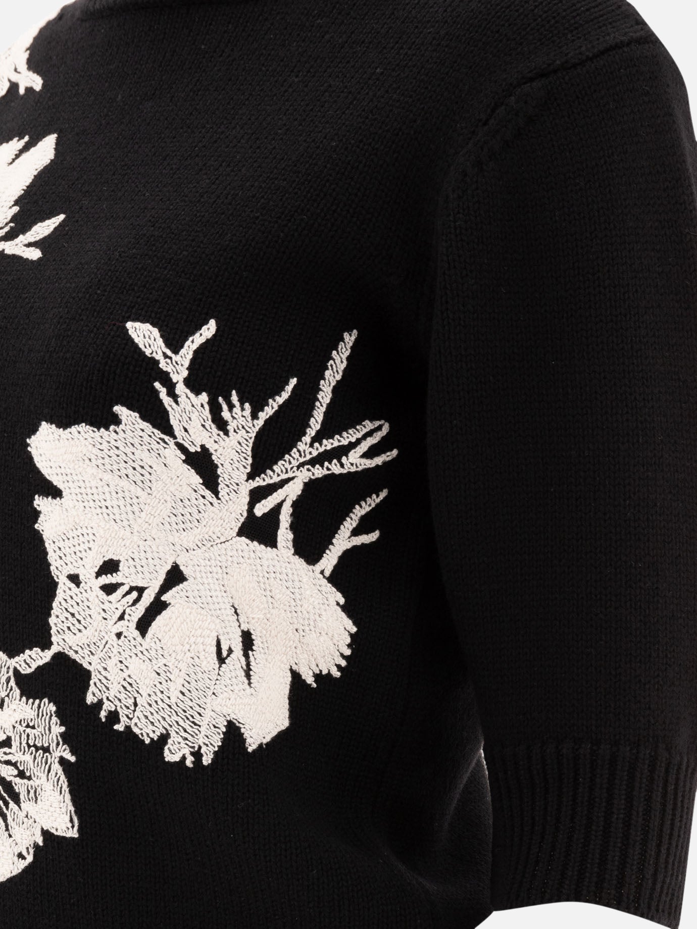Maglione con ricami